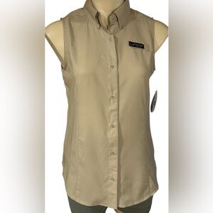 Realtree Women's Sleeveless fishing top size small.